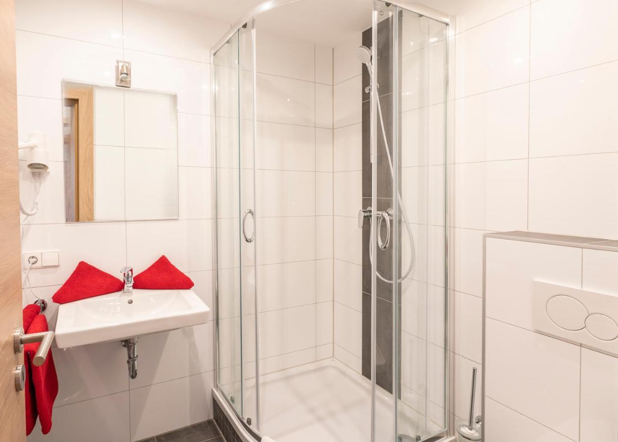 Hotel Restaurant Schwert Kehl Exteriör bild