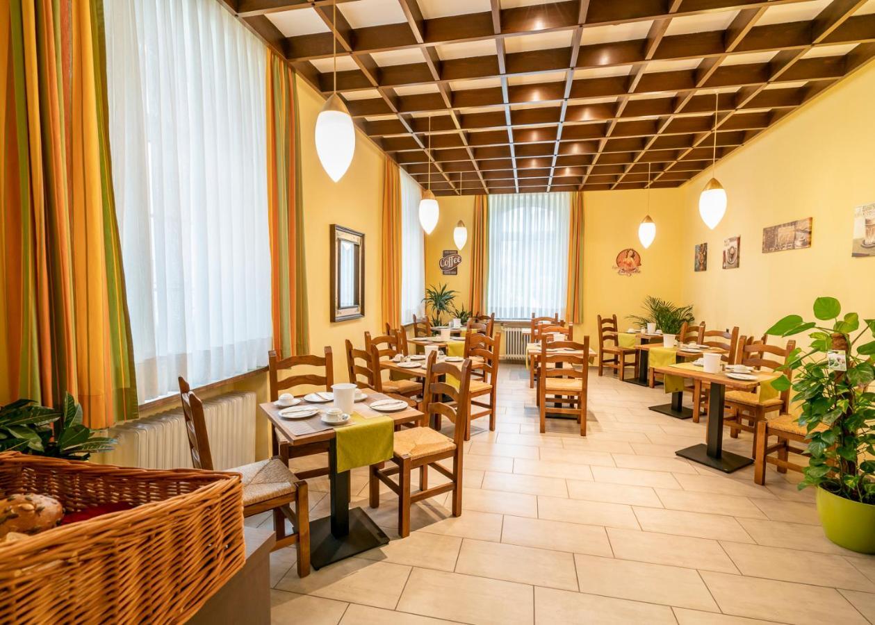 Hotel Restaurant Schwert Kehl Exteriör bild