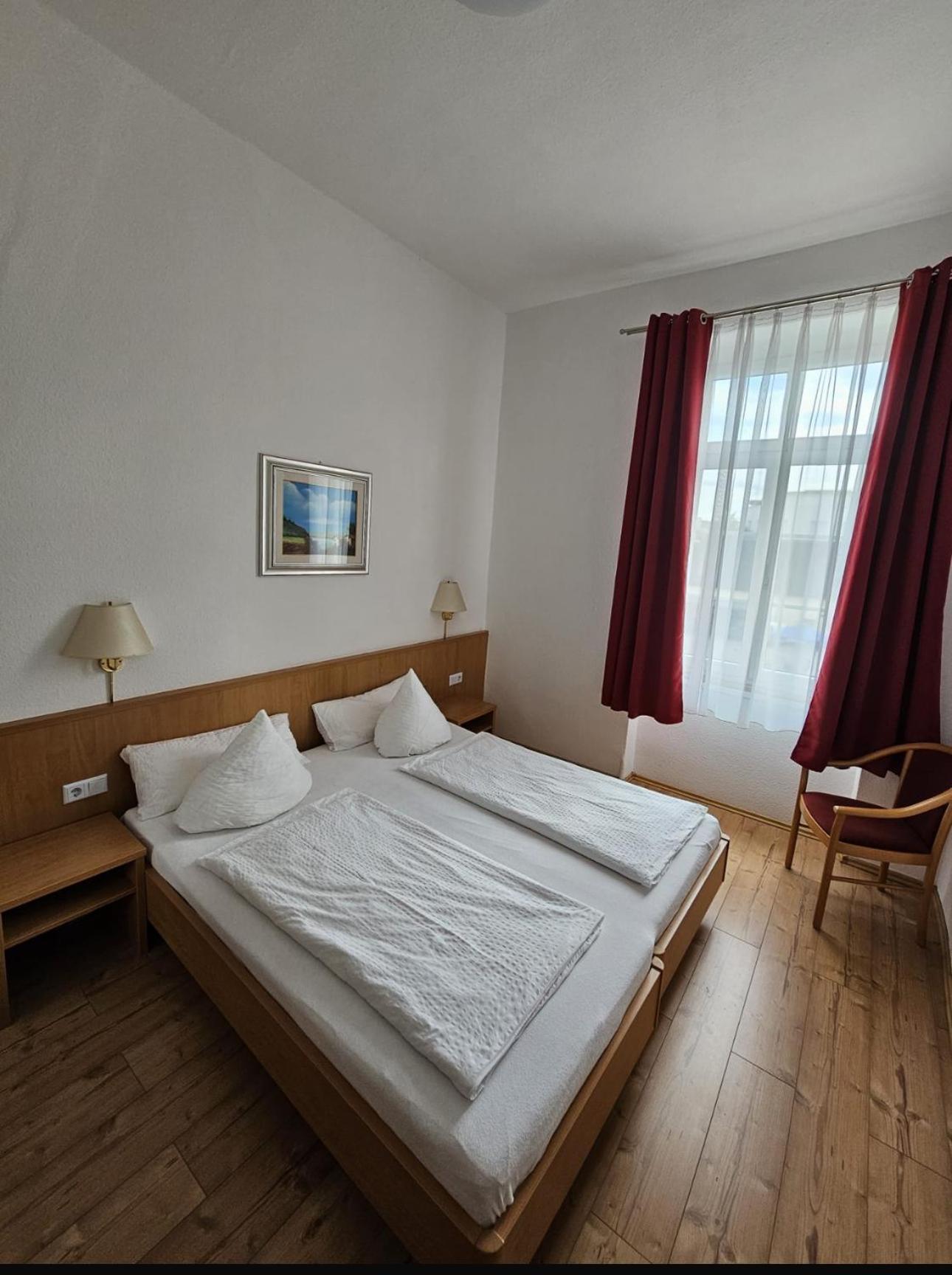 Hotel Restaurant Schwert Kehl Exteriör bild